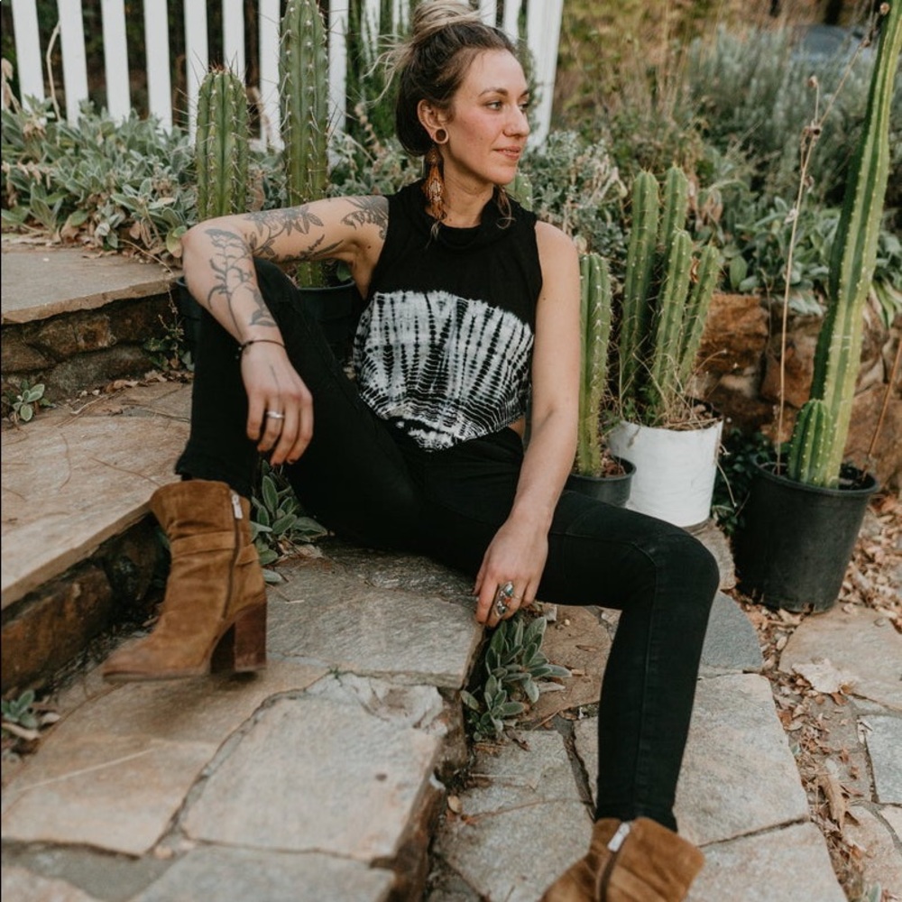 Devi Crop - designer hemp crop top